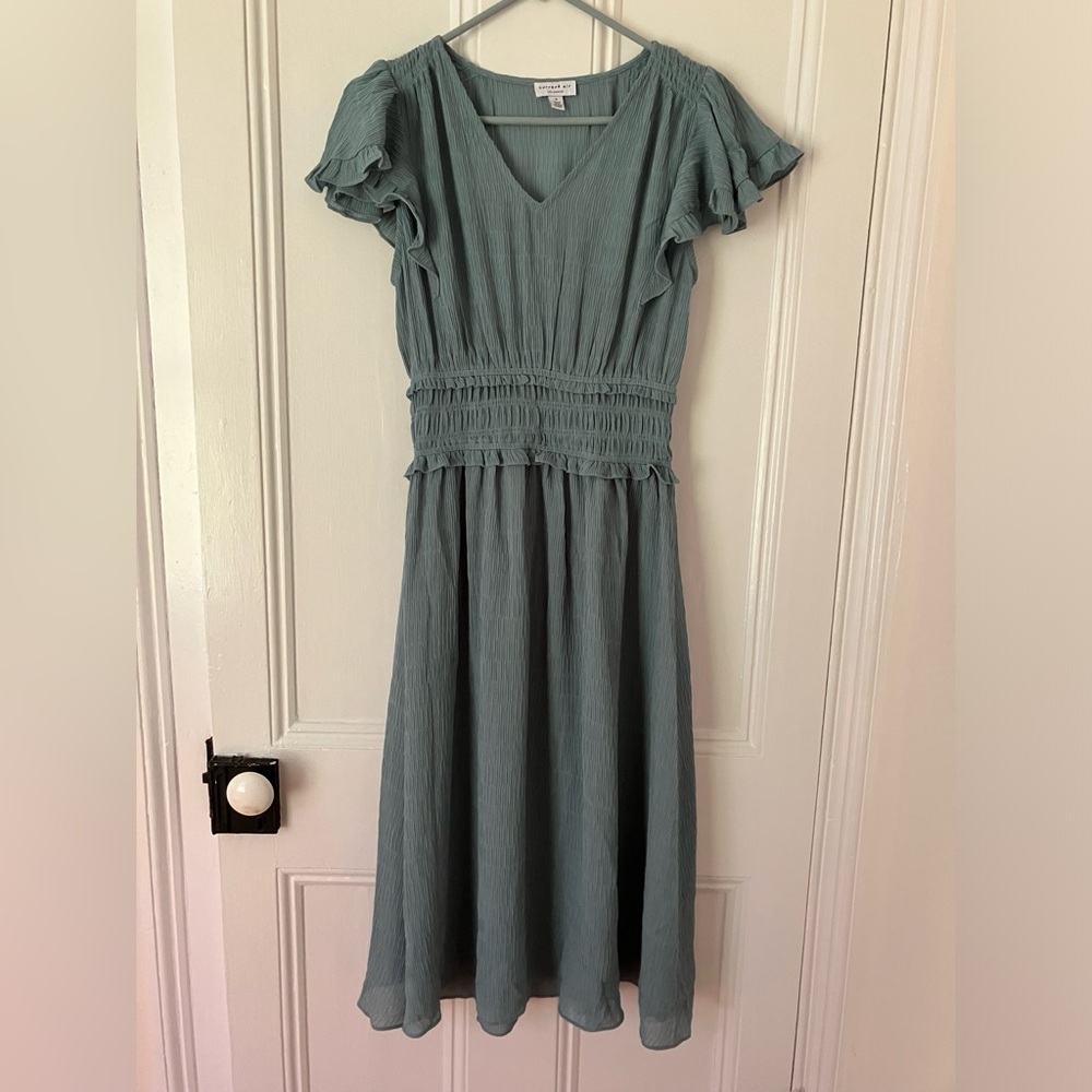 Current Air RUFFLED FLUTTER SLEEVE MIDI DRESS